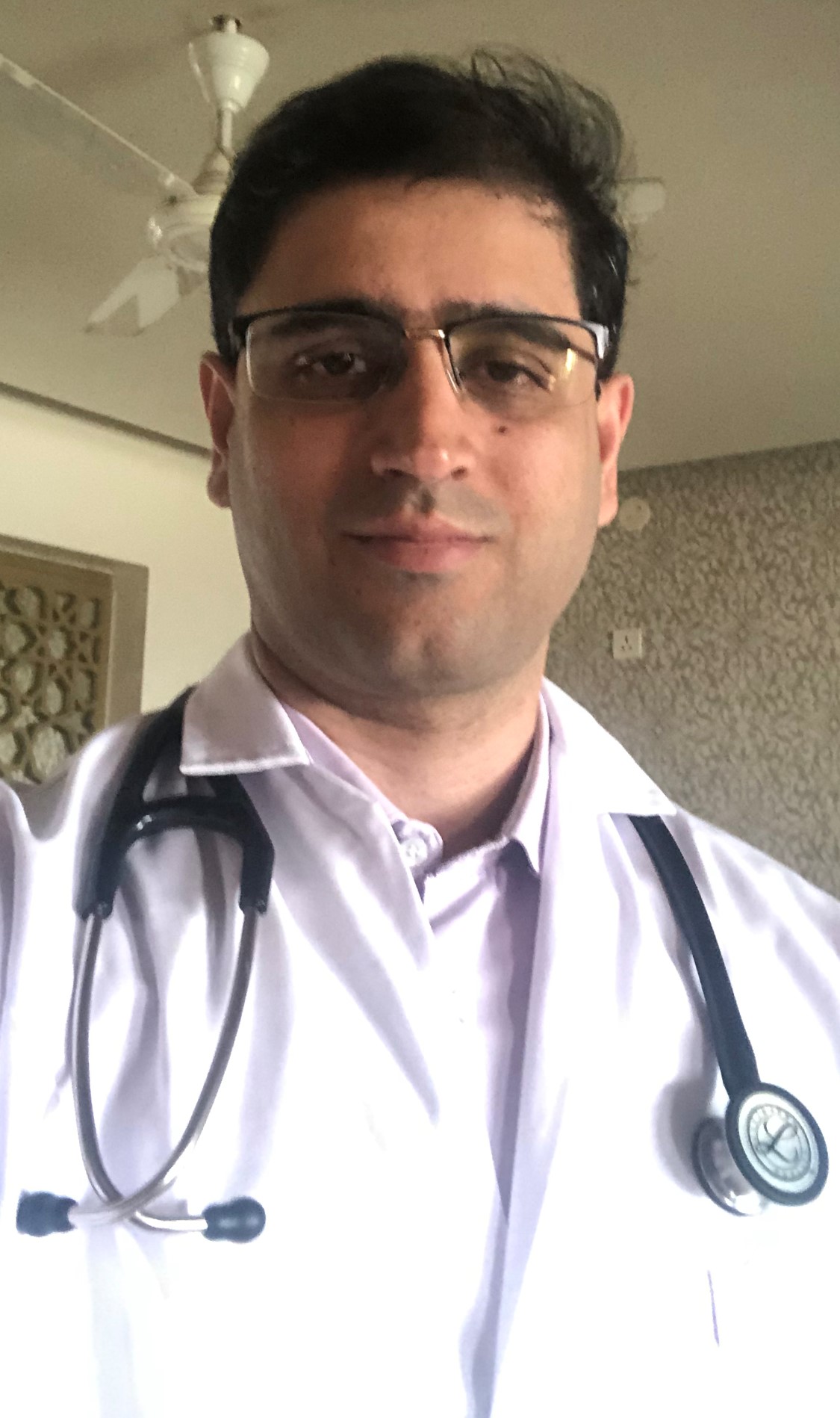 Dr. Zutshi Dhananjay Vikram